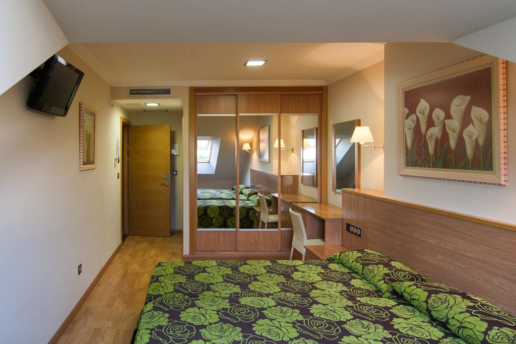 Pontus Veteris Hotell Sanxenxo Rum bild