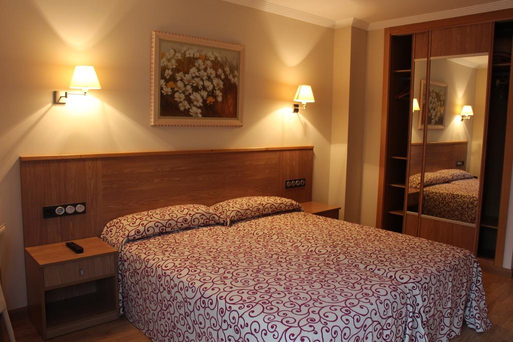 Pontus Veteris Hotell Sanxenxo Rum bild
